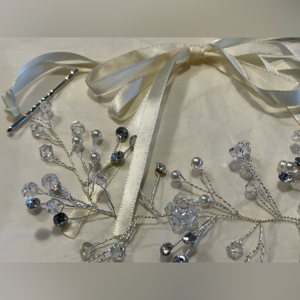 Elegant Cream Ribbon and Crystal Hair Accessory